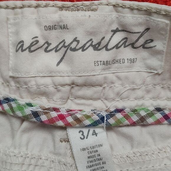 Aeropostale Juniors light tan short shorts Sz 3/4 - Picture 5 of 5